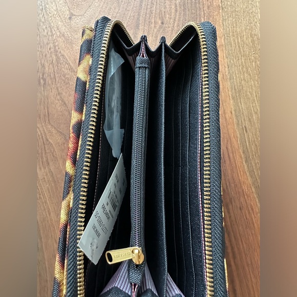 Herschel cheetah print wallet 🐆 - Picture 5 of 7